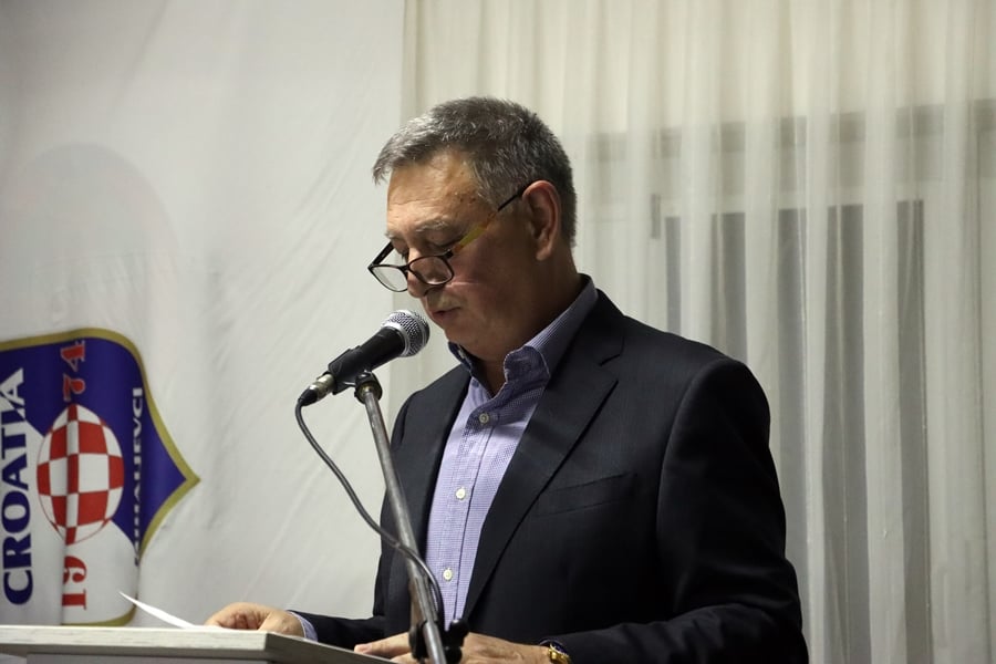 0c27e22a-8c2e-41ce-a27e-ae7ed8d13086