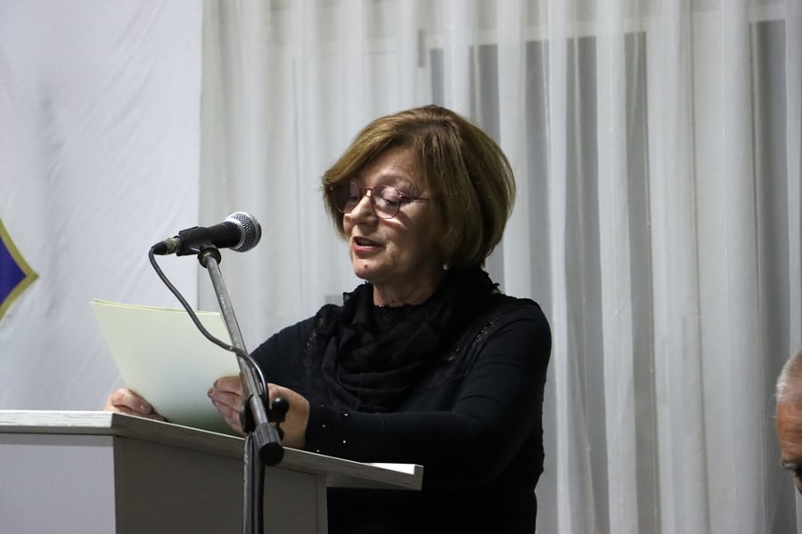 80b8f954-2a06-452c-8781-c5c3e4a5fca0