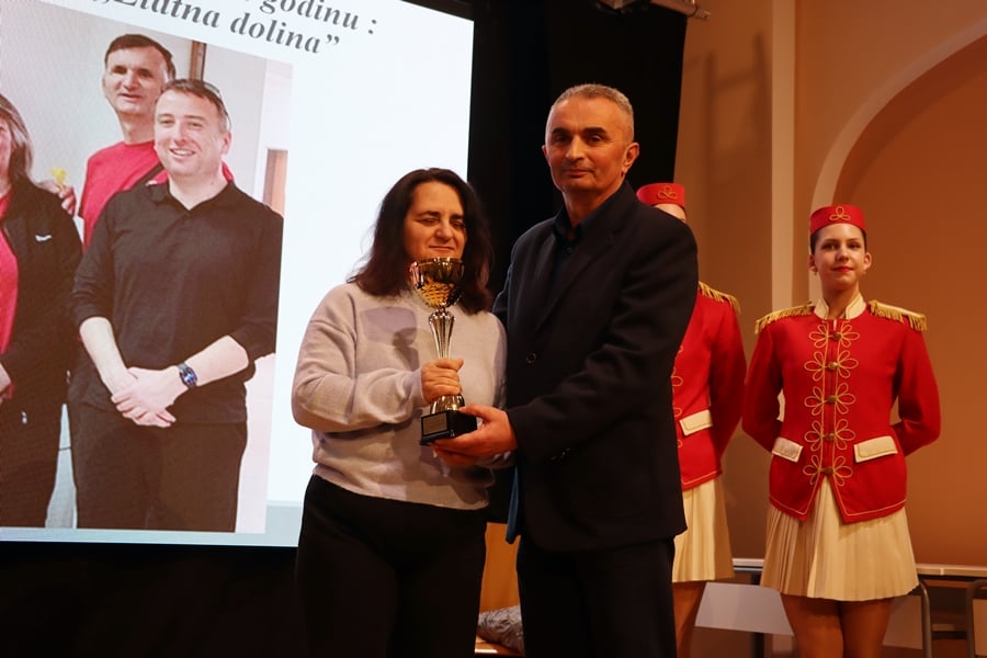 b1ac963b-28c1-4435-b385-18ae834327c3