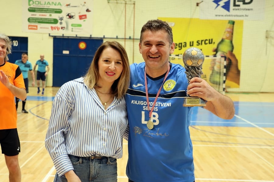 88562626-1478-43f2-b9fe-7cd13b3c2fa5