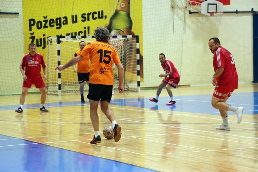 5b84a679-7ce2-442c-af7d-0a867807f55d