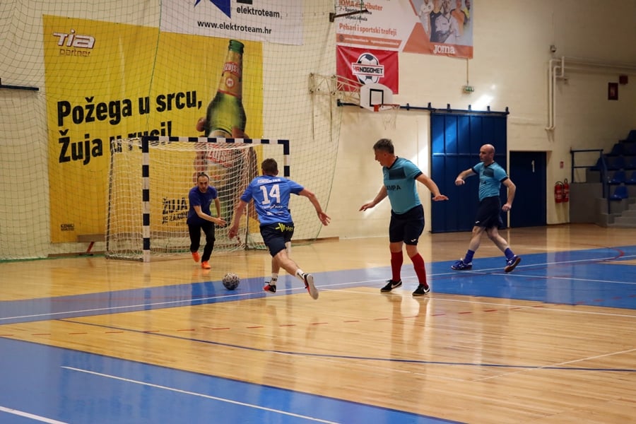 fb75e0f0-7ca6-4ed9-baf5-a9a170451880